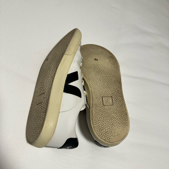 Veja Esplar Low Black and White Women's Sneakers - Picture 7 of 7